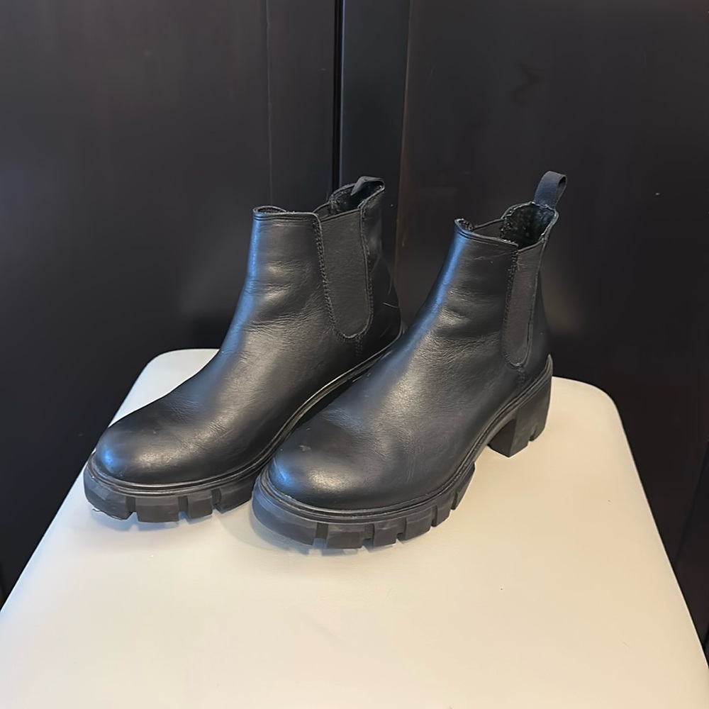 Steve Madden Black Leather Booties